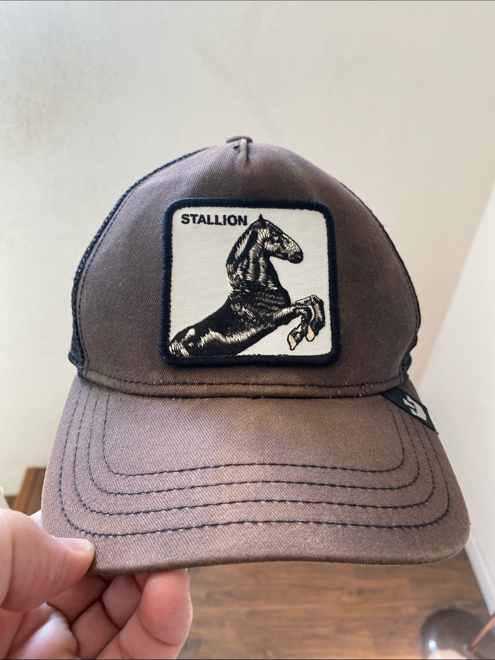 Goorin Bros The Farm Stallion Horse Trucker Hat Brown Black Mesh Snapback NWOT